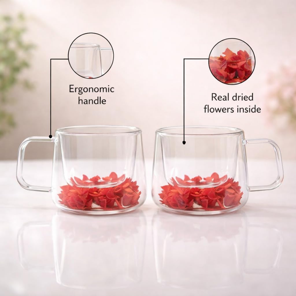 Two glass mugs with dried flowers inside, highlighting ergonomic handle and real dried flowers inside.